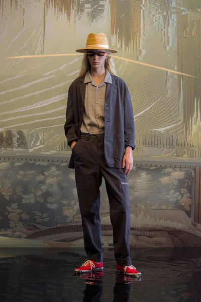 Look 3